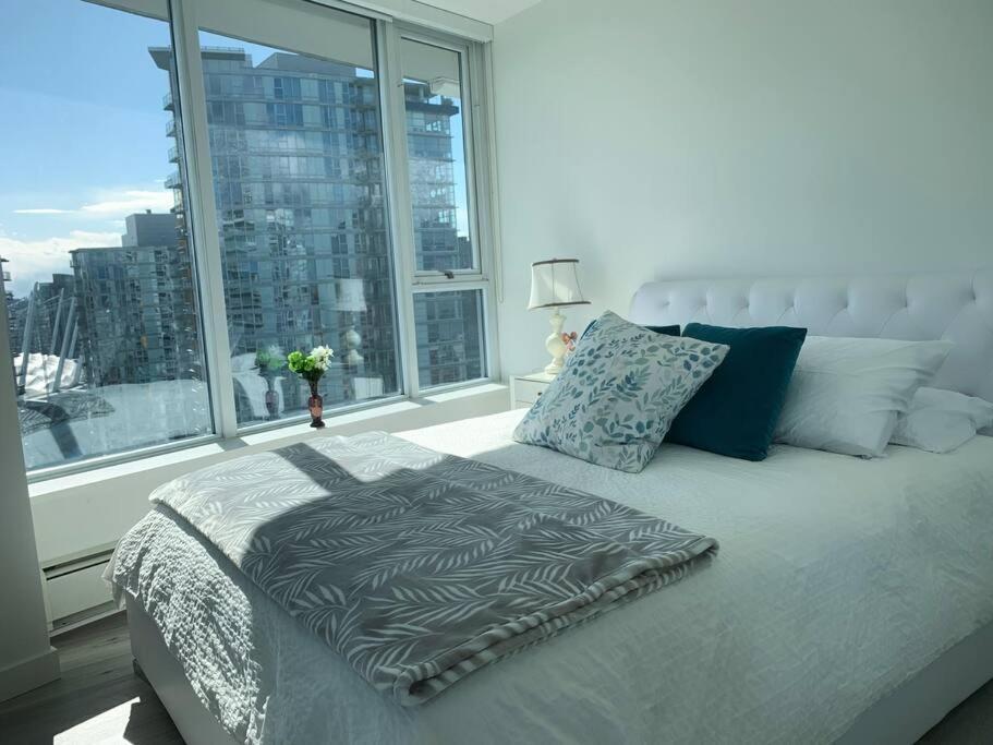 דירות וונקובר Downtown 3Br/2Ba+Views+Skytrain+Free Parking מראה חיצוני תמונה