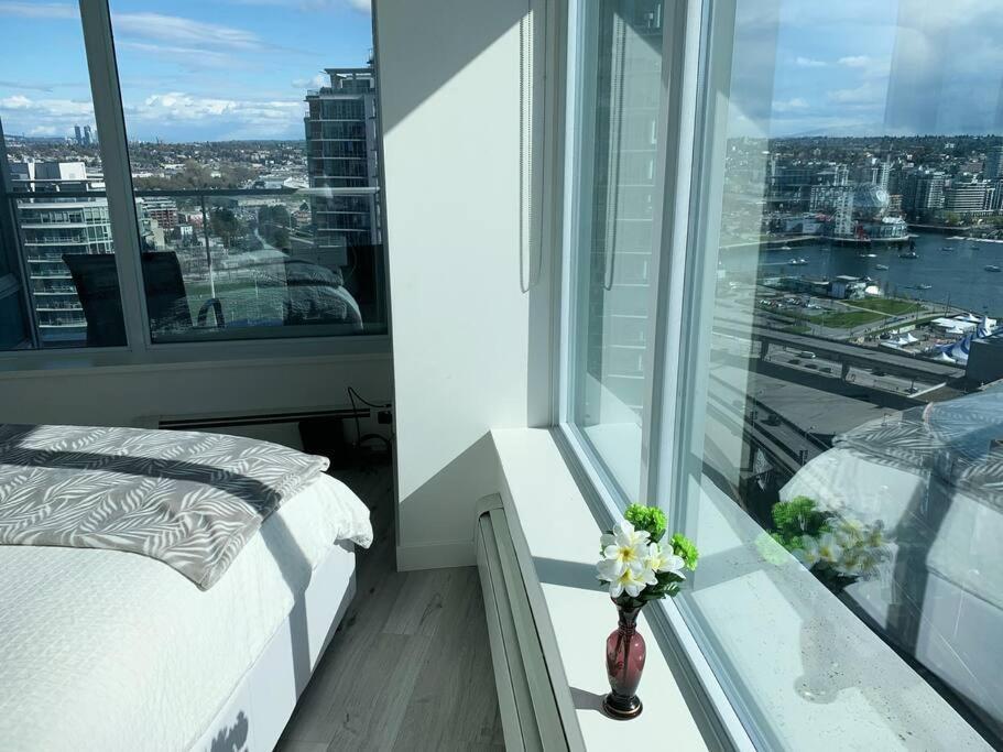 דירות וונקובר Downtown 3Br/2Ba+Views+Skytrain+Free Parking מראה חיצוני תמונה